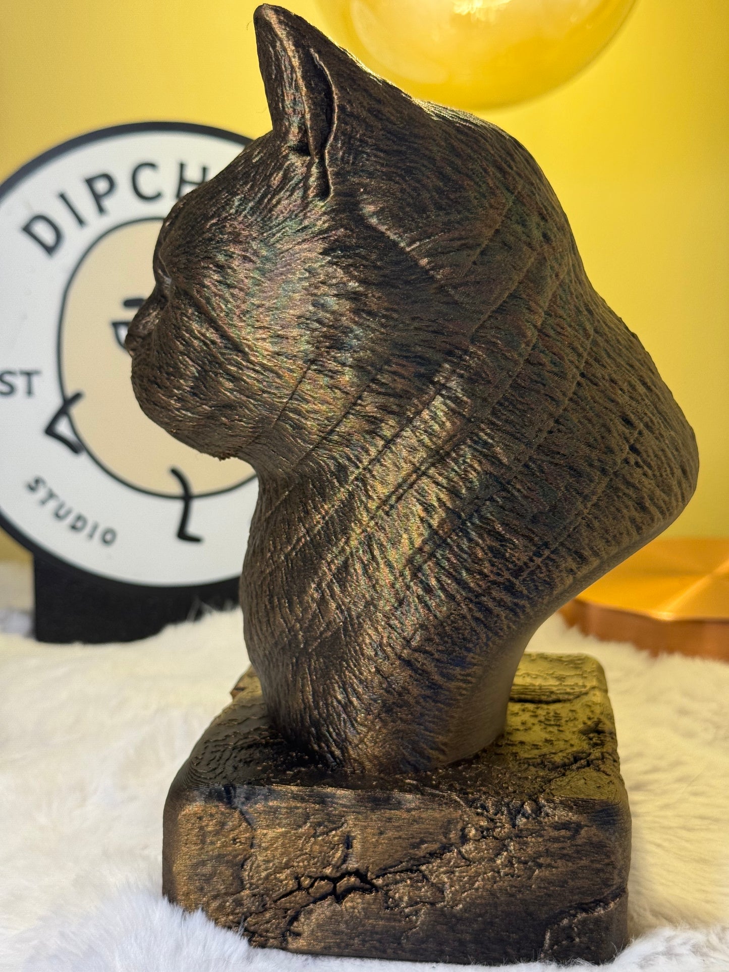 Munchkin Antique Bust – hand-painted 3D cat sculpture in antique black & gold, 12x14x20 cm
