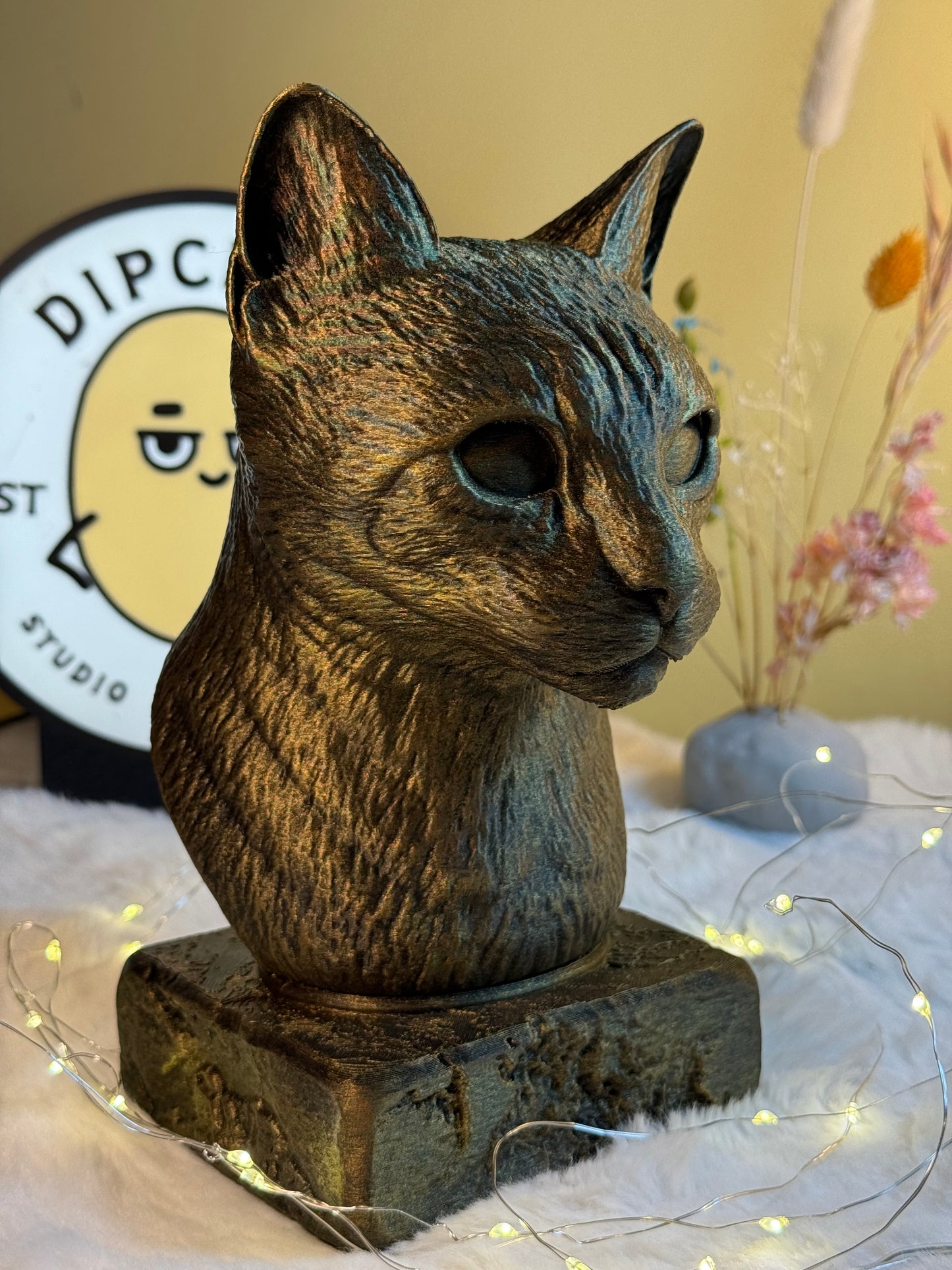 Egyptian Mau Antique Bust – hand-painted 3D cat sculpture in antique black & gold, 10x13x20 cm