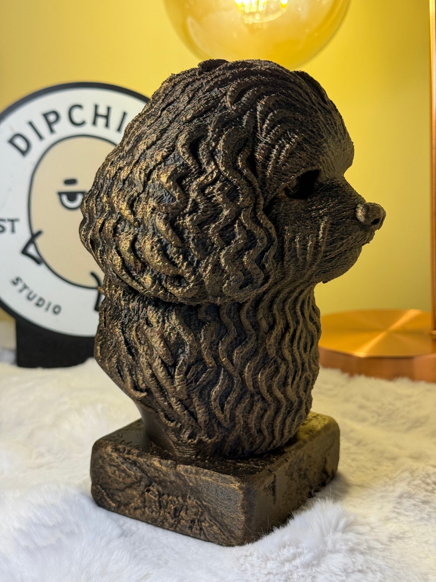 Bolonka Antique Bust