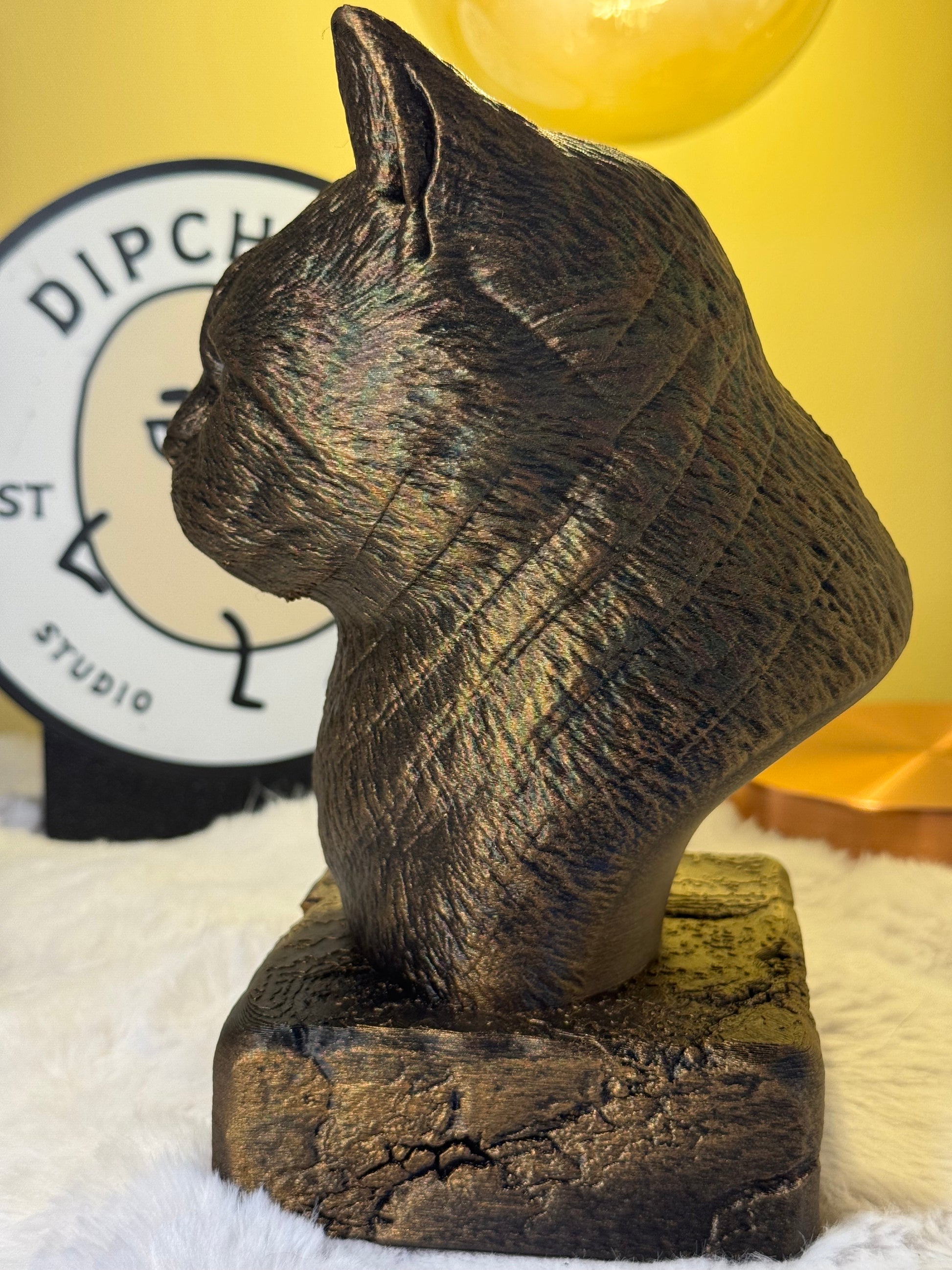 Munchkin Antique Bust – hand-painted 3D cat sculpture in antique black & gold, 12x14x20 cm