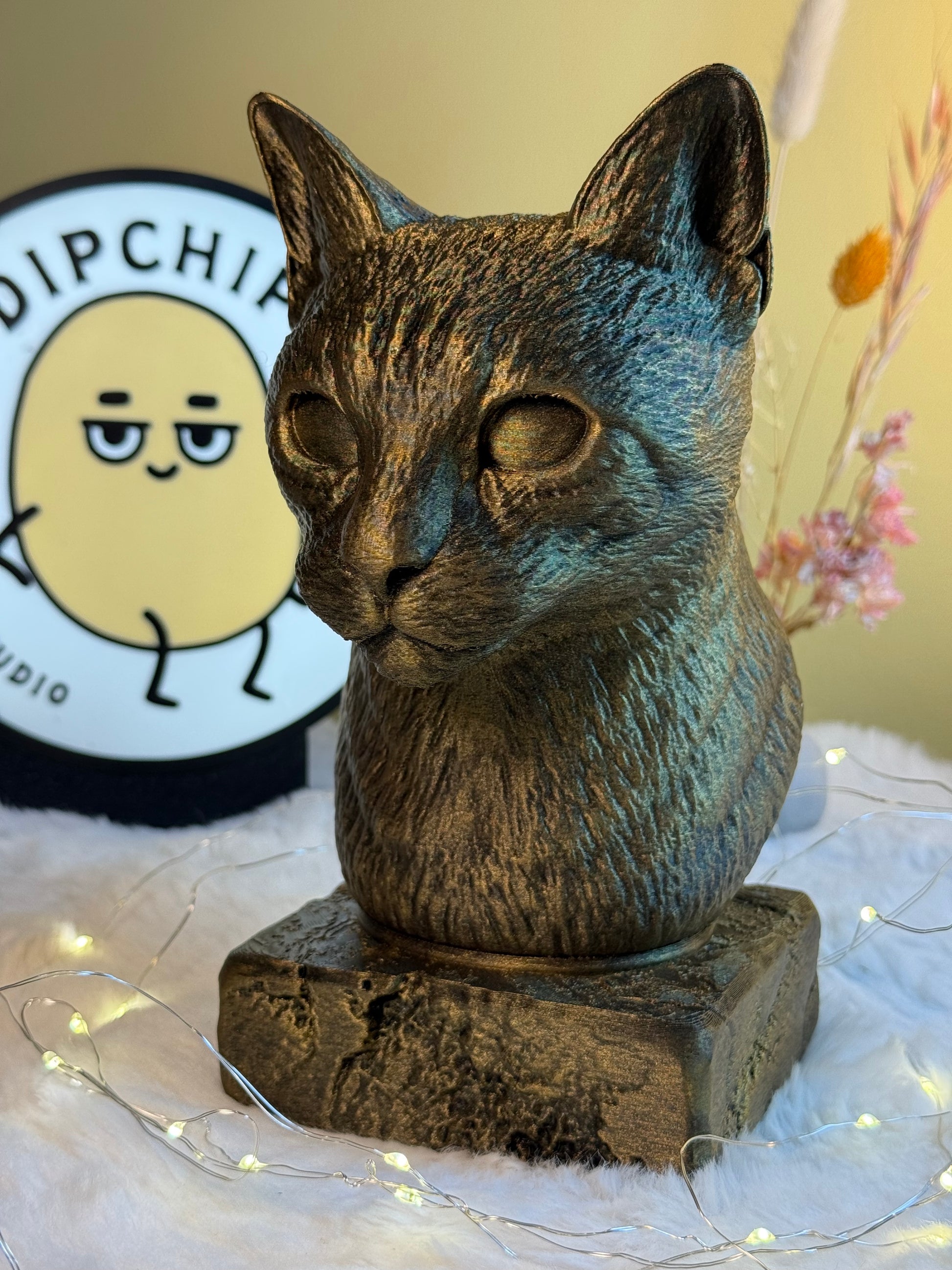 Egyptian Mau Antique Bust – hand-painted 3D cat sculpture in antique black & gold, 10x13x20 cm