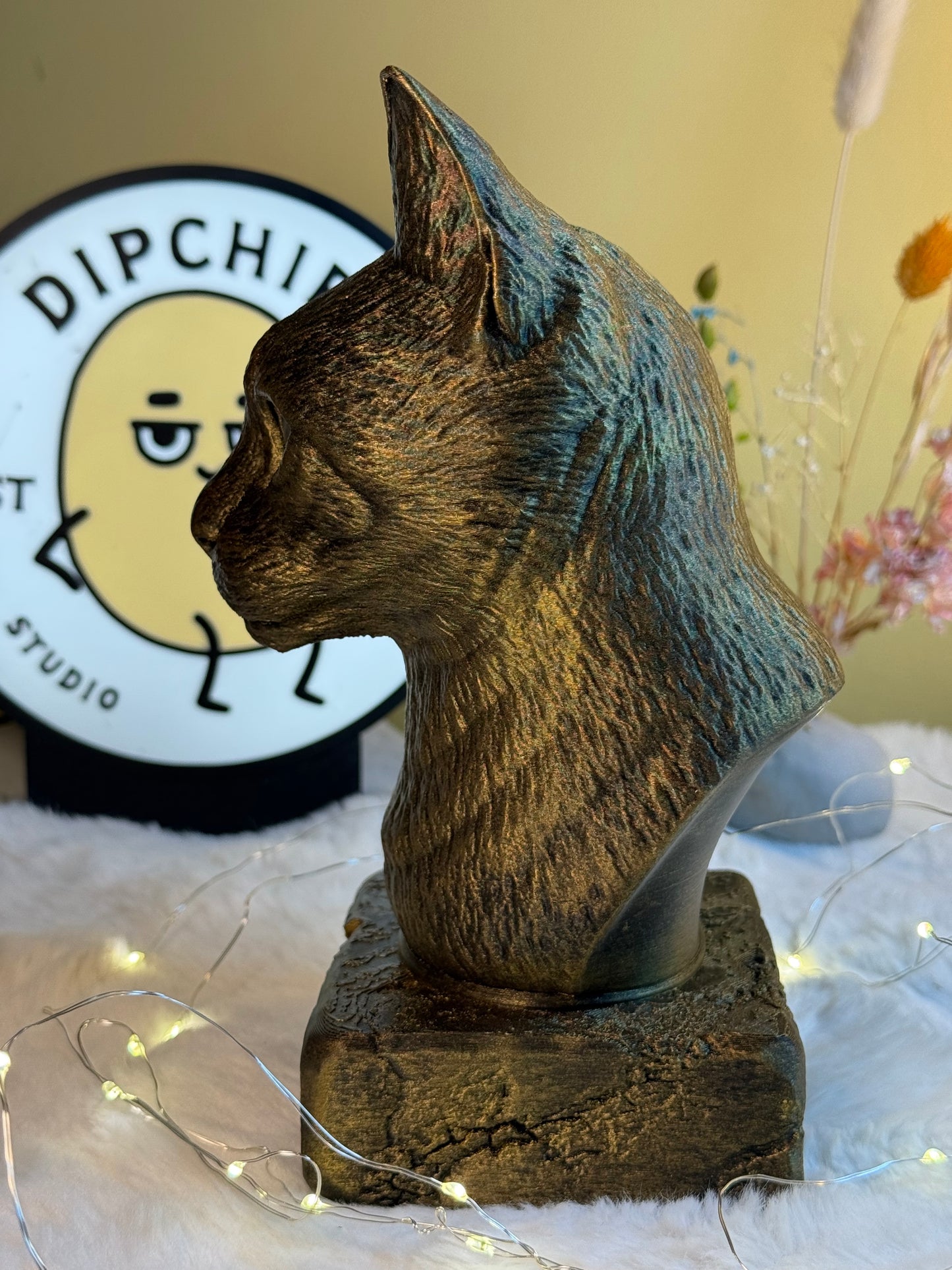 Egyptian Mau Antique Bust – hand-painted 3D cat sculpture in antique black & gold, 10x13x20 cm