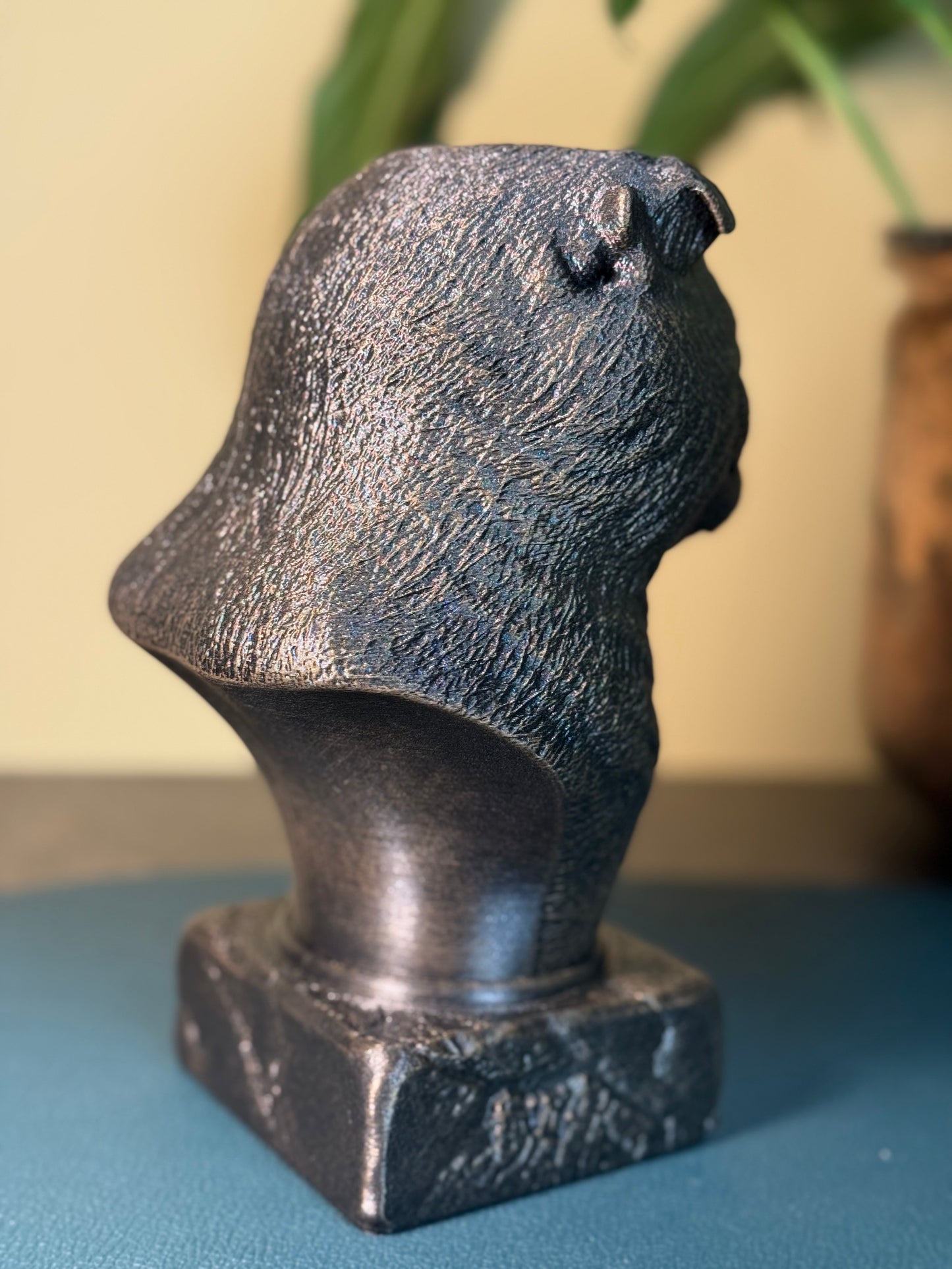 Scottish Fold Antique Bust – hand-painted 3D cat sculpture in antique black & gold, 12x14x20 cm