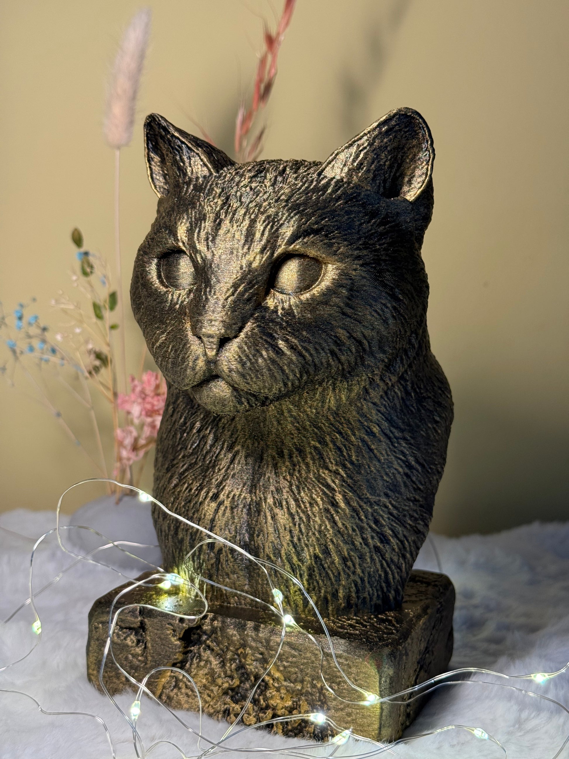 Siamese Antique Bust – hand-painted 3D cat sculpture in antique black & gold, 10x14x20 cm