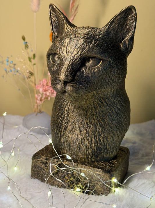 Bengal Antique Bust – hand-painted 3D cat sculpture in antique black & gold, 11x13x20 cm