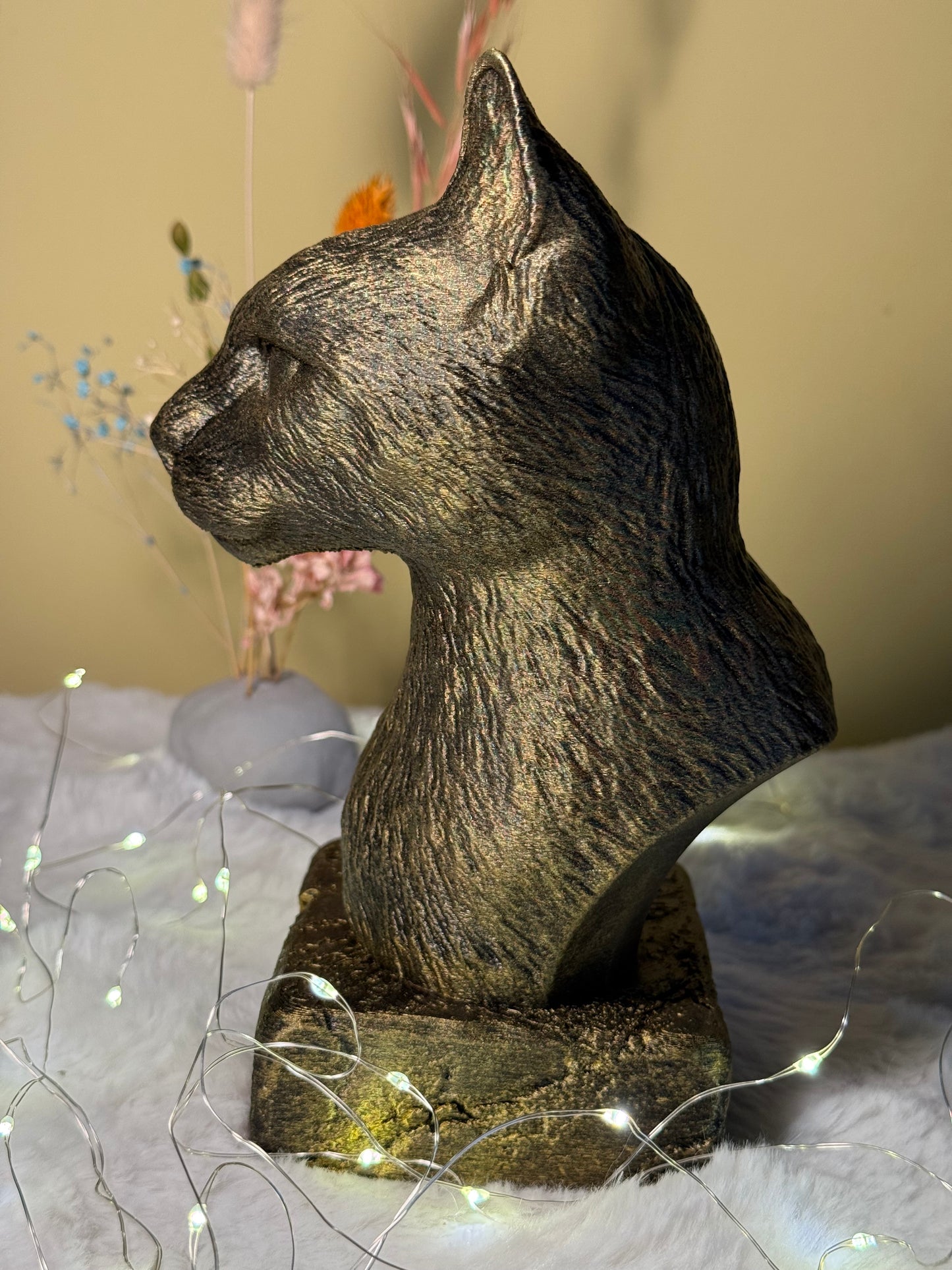 Bengal Antique Bust – hand-painted 3D cat sculpture in antique black & gold, 11x13x20 cm