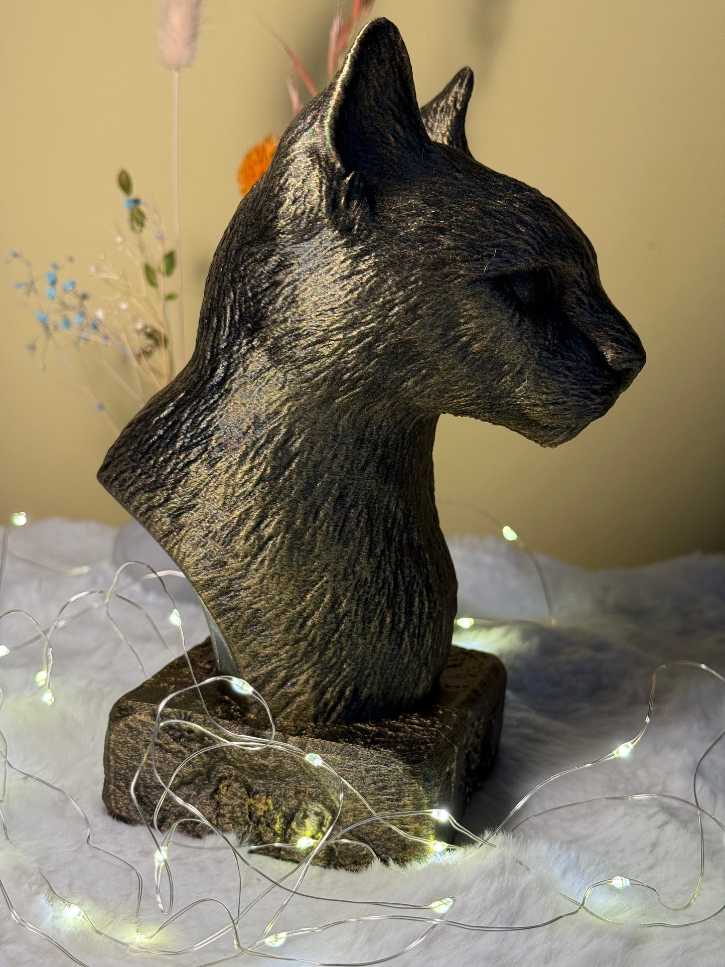 Bengal Antique Bust – hand-painted 3D cat sculpture in antique black & gold, 11x13x20 cm