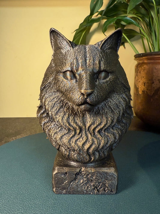 Norwegian Forest Antique Bust – hand-painted 3D cat sculpture in antique black & gold, 13x13x20 cm