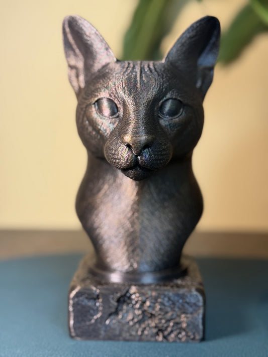 Serval Antique Bust – hand-painted 3D cat sculpture in antique black & gold, 10x13x20 cm